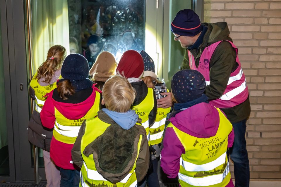 Flashlight Tour for Children/Teenagers - Meeting Point