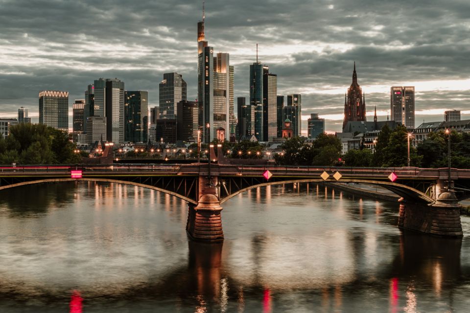 Frankfurt: Highlights Self-Guided Scavenger Hunt & City Tour - Requirements and Recommendations