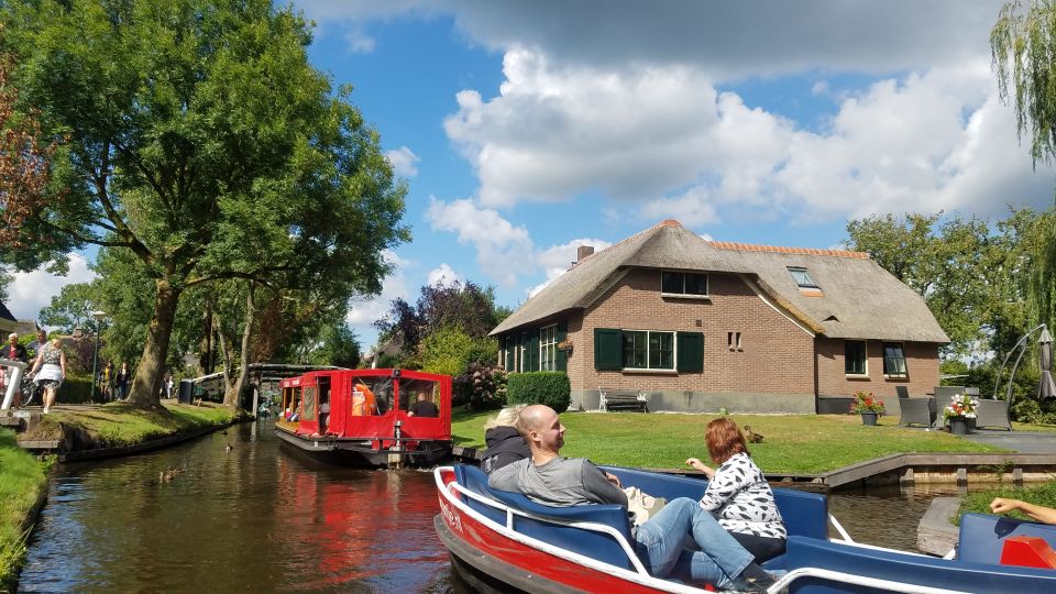 From Amsterdam: Giethoorn Day Trip With Small Electric Boat - Local Lifestyle and Attractions