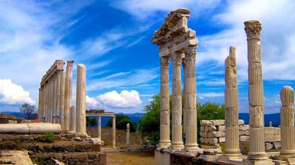 From Bodrum: Full-Day Ephesus History Tour With Lunch - Enjoying Turkish Lunch