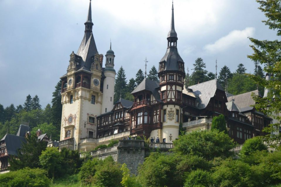 From Brasov: Private Sinaia and Bucharest Day Trip - Worlds Second-Largest Building