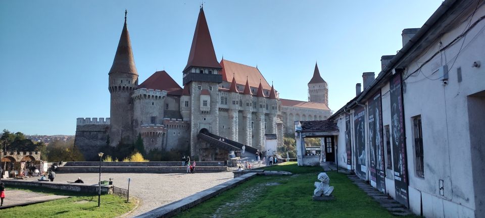 From Bucharest: Private 6-Day Dracula Tour in Transylvania - Itinerary Day 2: Hunyadi Castle and Alba Iulia