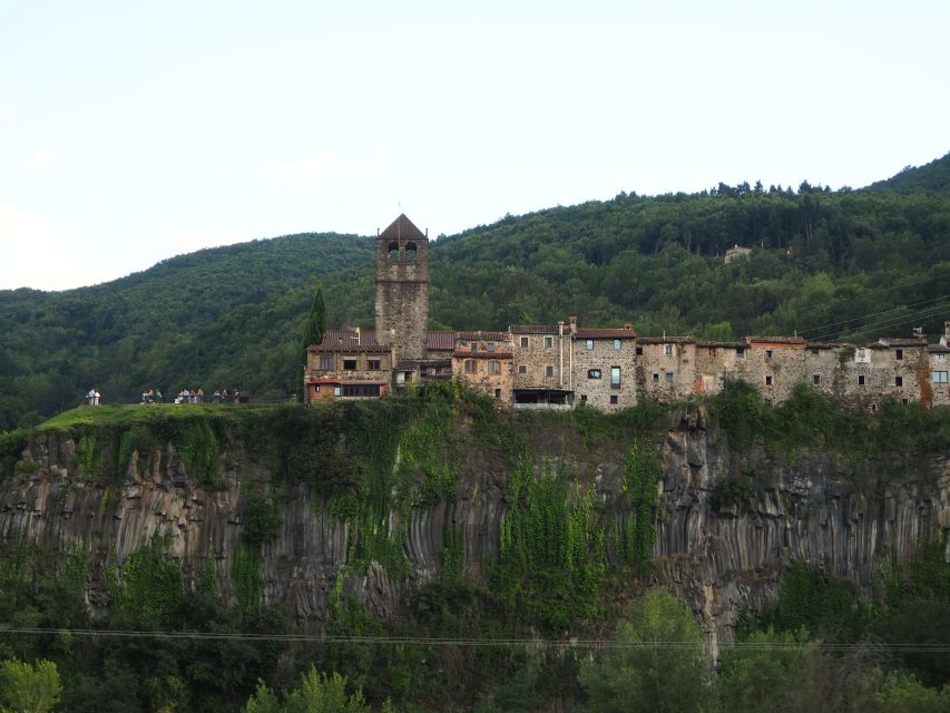 From Girona: Besalú, Banyoles & Historical Garrotxa Day Trip - Stroll Banyoles Lake