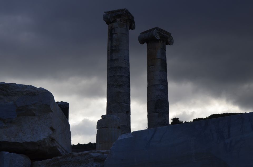 From Izmir/Kusadasi: Private Ancient Sardis Tour With Lunch - Gymnasium and Baths Discoveries