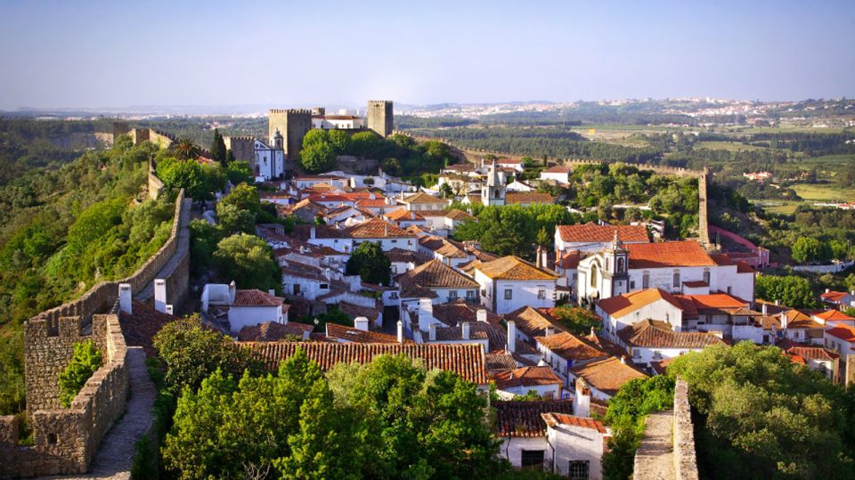 From Lisbon: Fatima, Batalha, Nazare & Obidos Full-Day Tour - Batalha Monastery