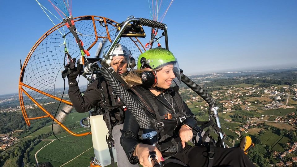 From Lisbon: Motorised Paragliding Tandem Flight - Attire Recommendations