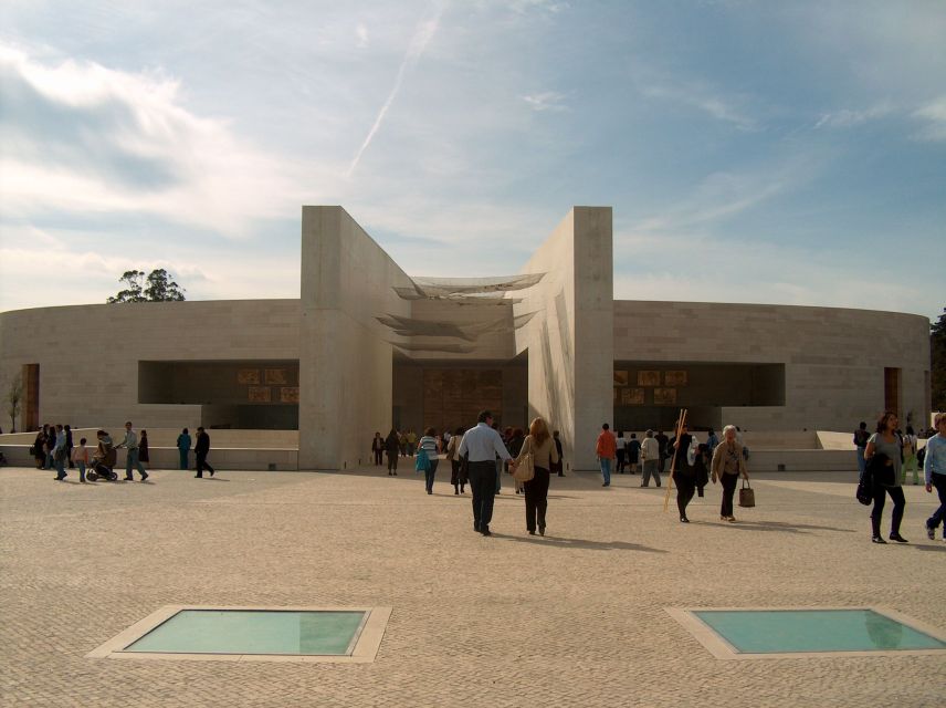 From Lisbon: Private 7-Hour Tour of Fatima - Key Religious Sites