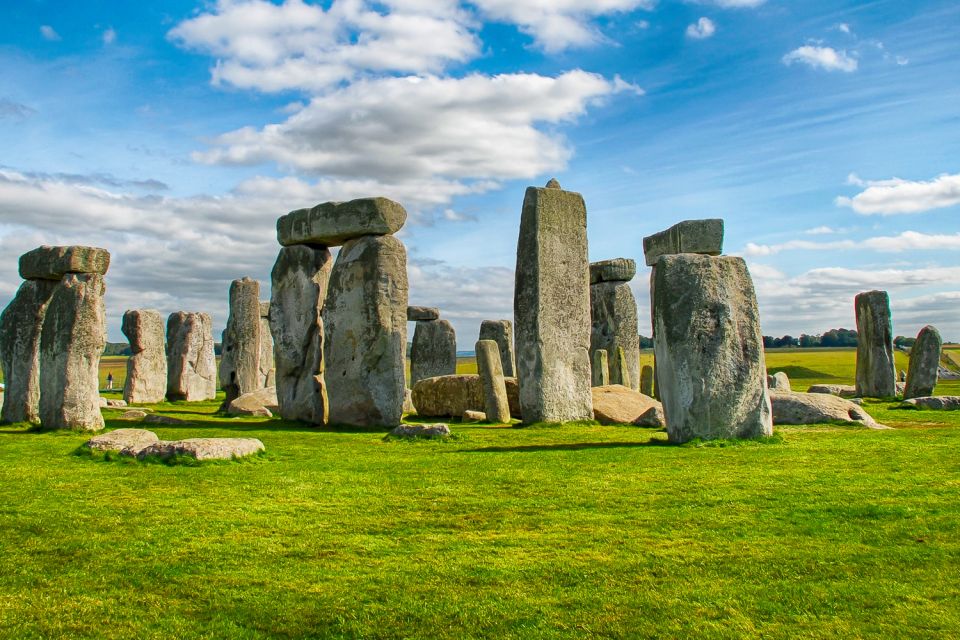 From London: Stonehenge Half-Day Tour - Audio Guide and Insights