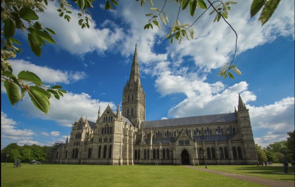 From London: Stonehenge, Windsor and Salisbury - Magna Carta at Salisbury