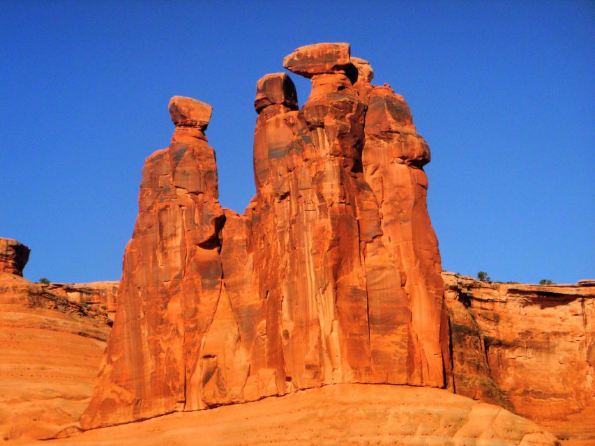 From Moab: Arches National Park 4x4 Drive and Hiking Tour - Off-Road Backcountry Exploration