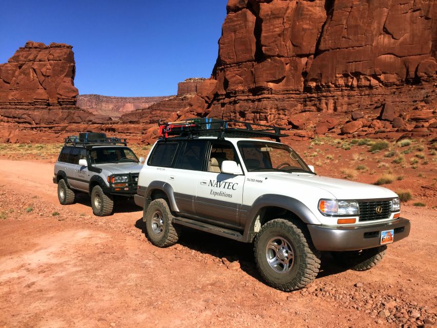 From Moab: Canyonlands 4x4 Drive and Colorado River Rafting - Drive Along the White Rim Trail