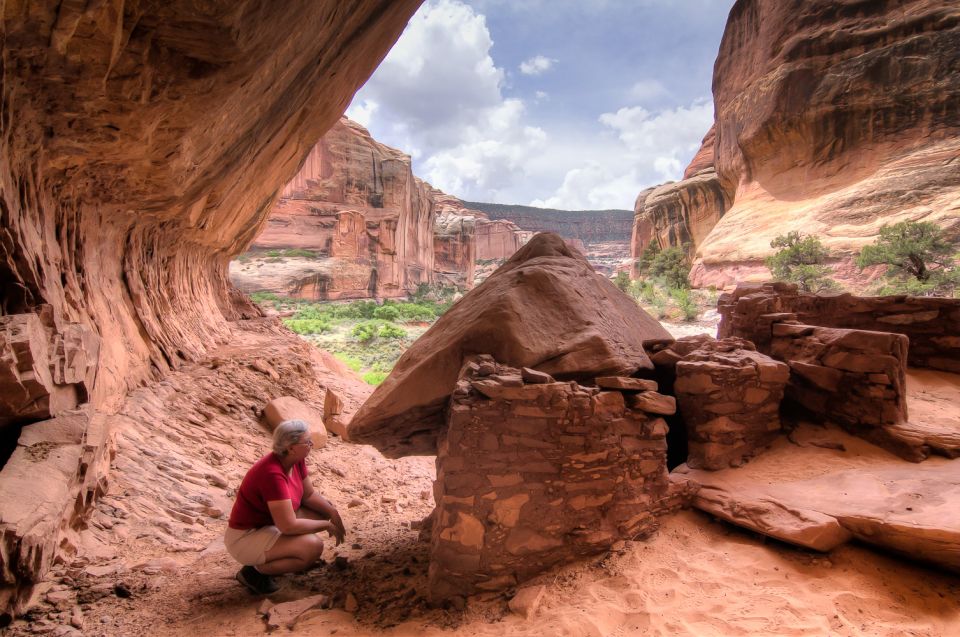 From Moab: Lavender Canyon 4x4 Drive & Hiking Combo Tour - Canyonlands National Park