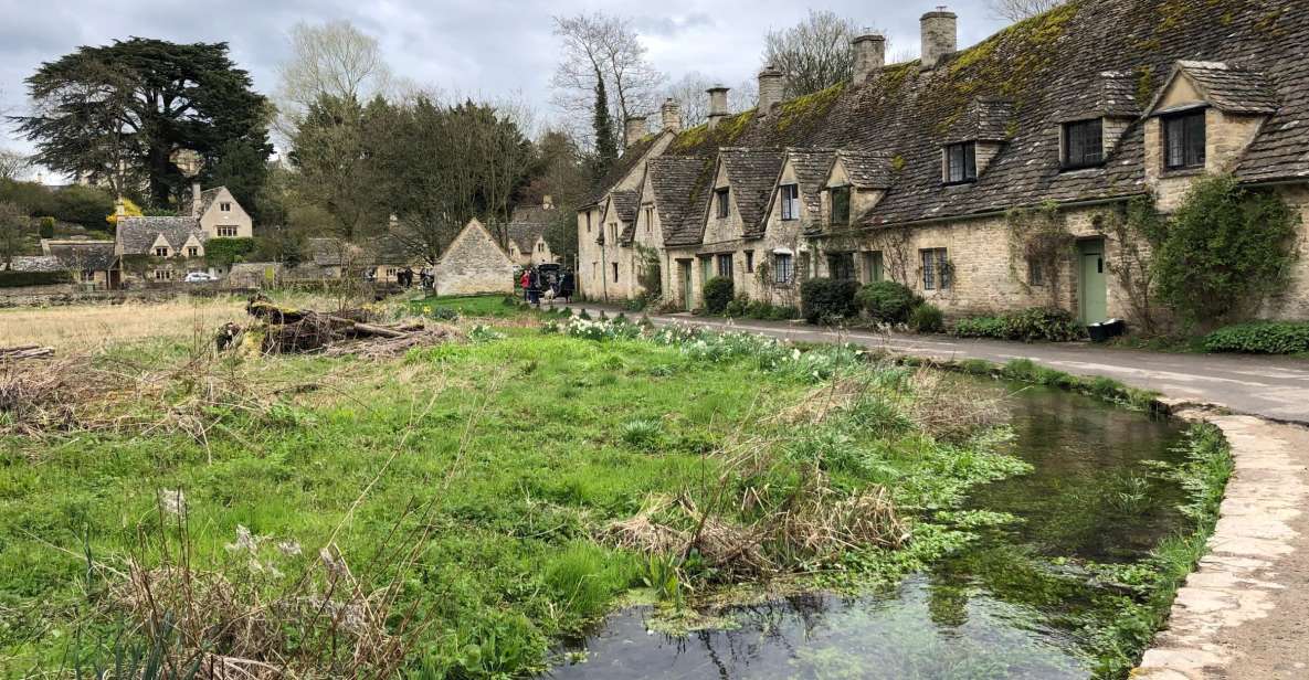 From Oxford: Cotswolds Adventurer Tour - Bampton and Kelmscott