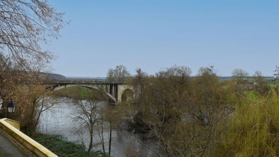 From Poitiers: Discover the Treasures of La-Roche-Posay - Admiring the River View