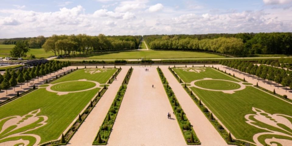 From Tours : Full-Day Chambord & Chenonceau Chateaux - Small Group Tour Experience