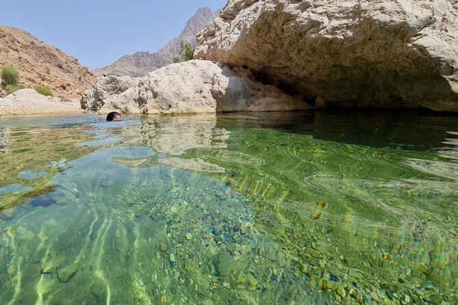 Full-Day Bimmah Sinkhole and Wadi Al Arbeieen Tour - Exploring Fins Beach