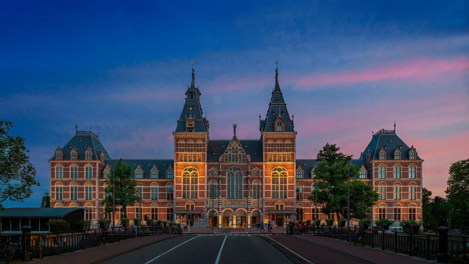 Full Day Private Tour to Amsterdam From Brussels - Experience Features