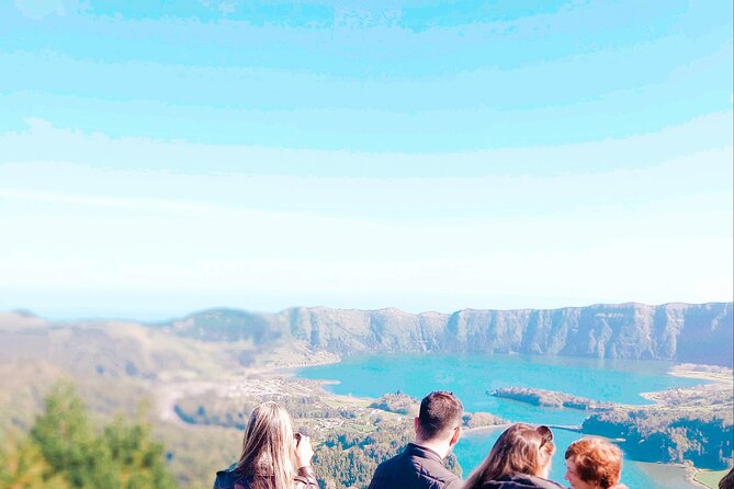 Full Day Tour to Sete Cidades, Lagoa Do Fogo and Pineapples - Scenic Beauty and Personalized Experiences