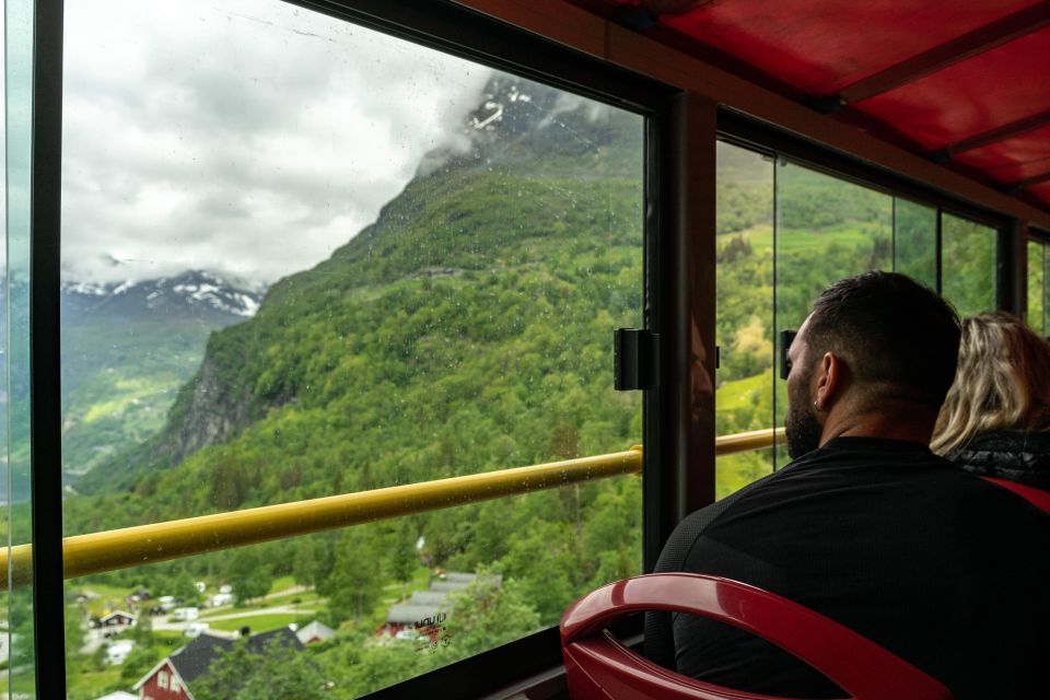 Geiranger: City Sightseeing Hop-On Hop-Off Bus Tour - Capturing Views at Flydalsjuvet