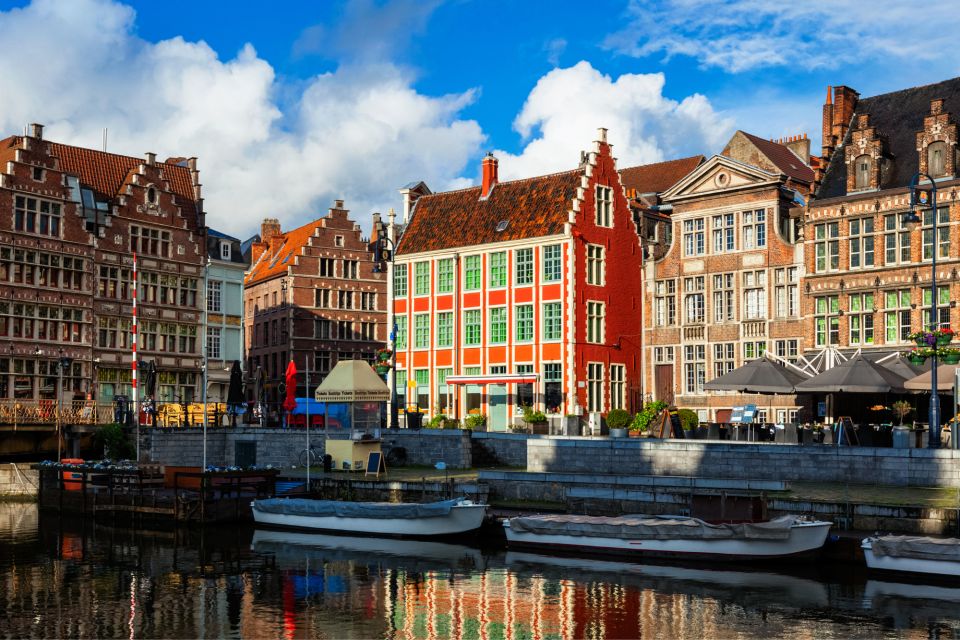 Ghent: First Discovery Walk and Reading Walking Tour - Navigating With the App