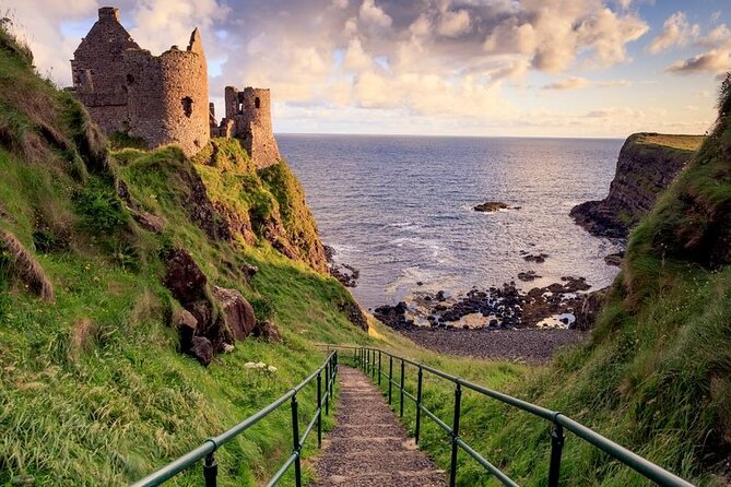 Giants Causeway Experience Day From Belfast in Luxury Mercedes - UNESCO World Heritage Site