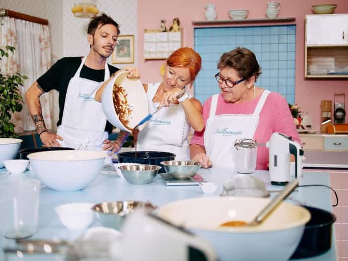 Grandmas Baking Classes - Mastering Traditional Recipes