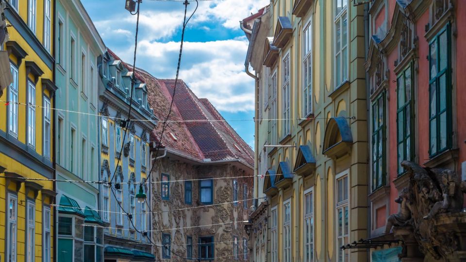 Graz: Express Walk With a Local in 60 Minutes - Intimate Small Group Experience