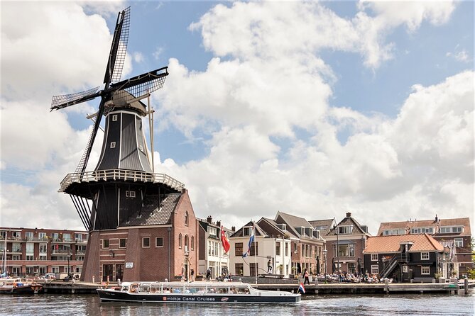 Haarlem: Canal Cruise Spaarne Mill to Mill - Discovering Haarlems Distinctive Charm