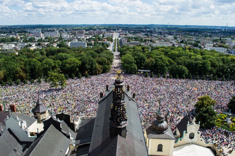 Half-Day Czestochowa Black Madonna Tour From Krakow - Inclusions and Accessibility