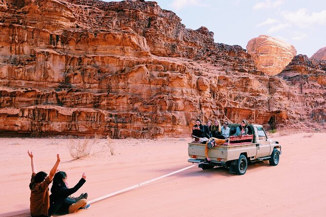 Half Day Jeep Tour in Wadi Rum Incl. Water and Bedouin Tea - Meeting and Pickup