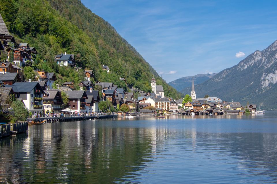 Hallstatt: City Exploration Game and Tour - Navigating With the App