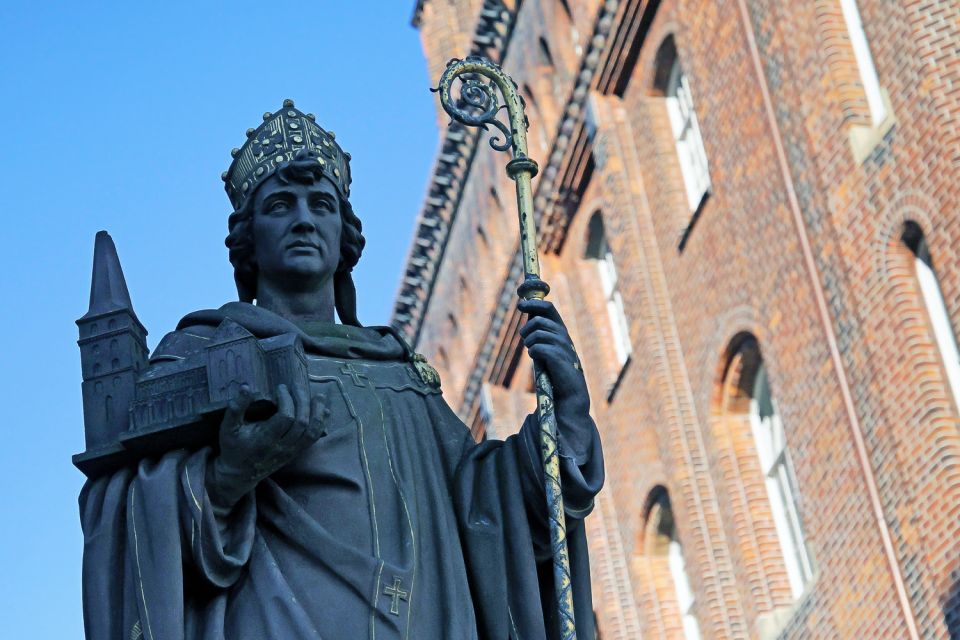 Hamburg: 2.5-Hour Private Historical Walking Tour - Speicherstadt: Stunning Warehouse District