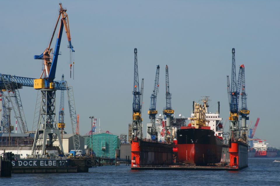 Hamburg: Guided Port Walk for Families - Duration and Group Size