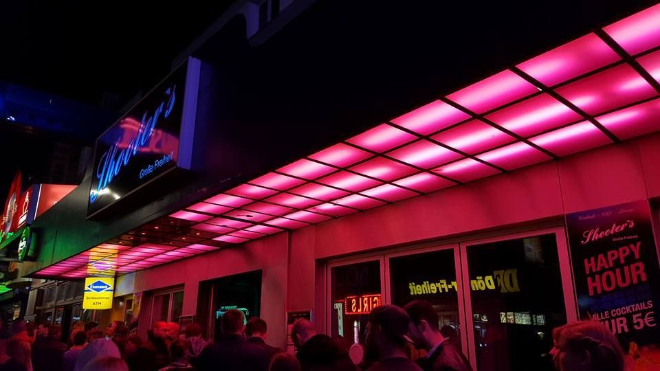 Hamburg: Private Pub Crawl Tour - Exploring the Reeperbahn Nightlife