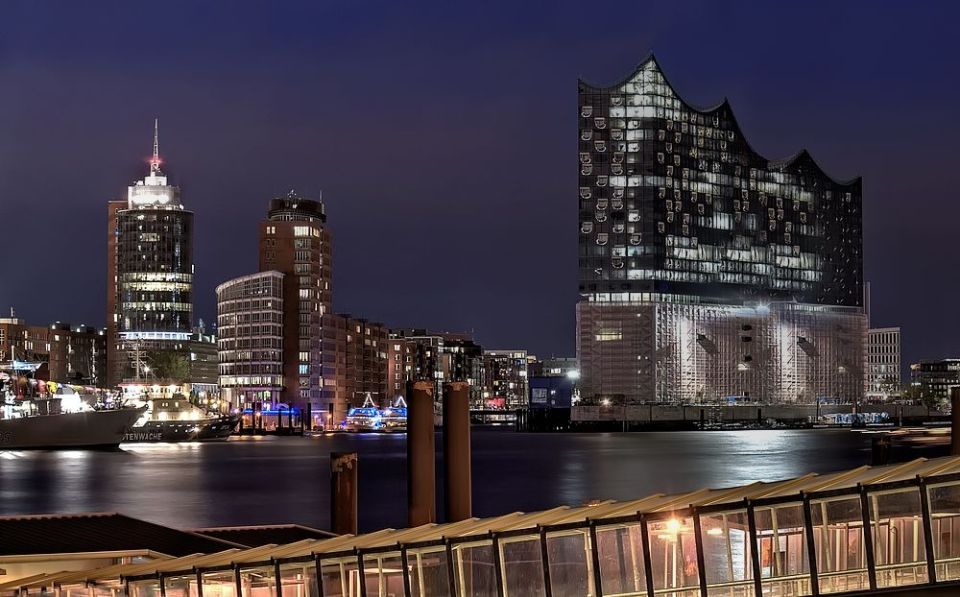 Hamburg: Speicherstadt & HafenCity Tour - Discover HafenCity