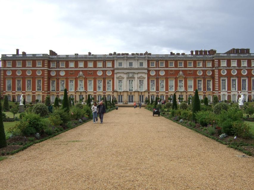 Hampton Court Palace Private Tour With Fast Track Entry - Private Transport and Audio Guides