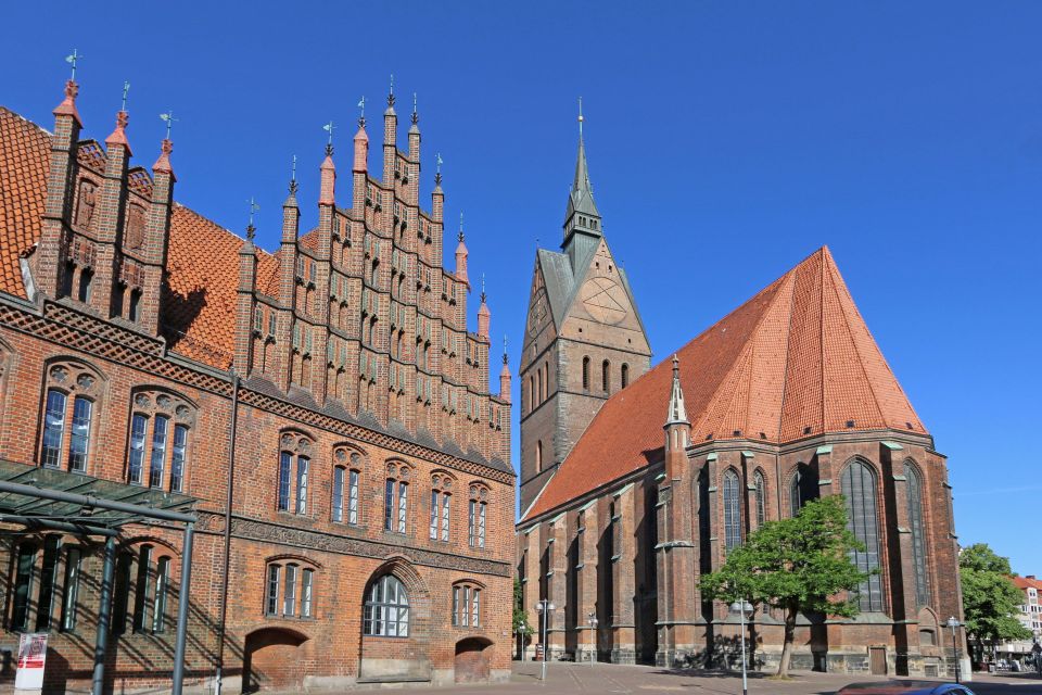 Hannover: Guided Old Town Walking Tour - Booking and Payment