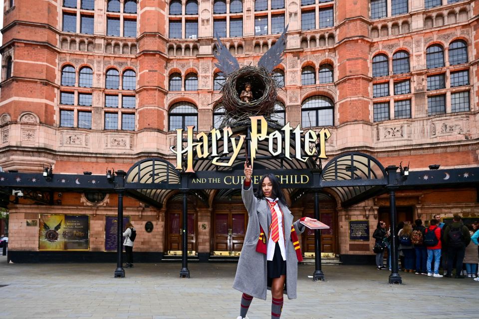 Harry Potter Styled Photoshoot in London - Meeting Point