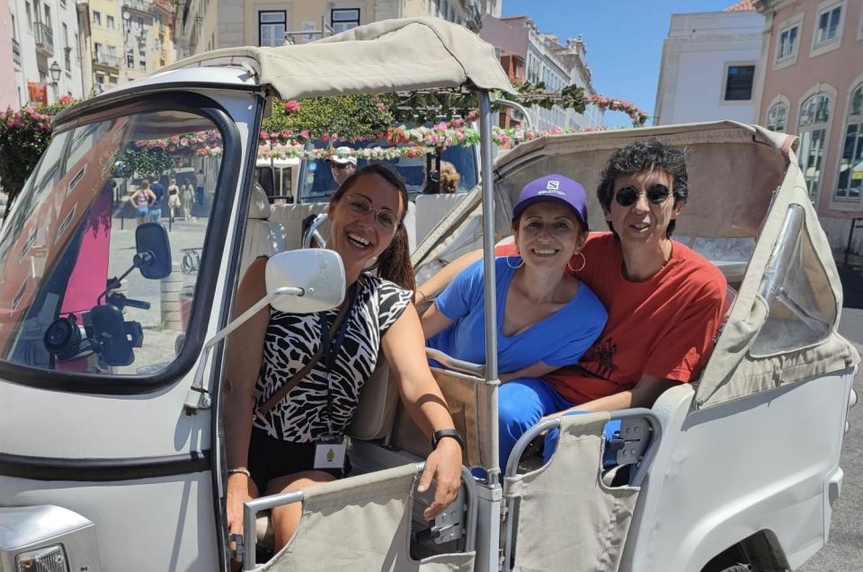 Historical Center Tour in Lisbon - 3H - Private Tuk Tuk Tour - Exploring Alfama Neighborhood