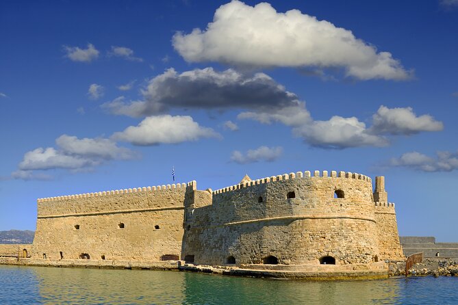 Hop-On Hop-Off Sightseeing Bus Tour in Heraklion - Amenities and Accessibility of the Tour