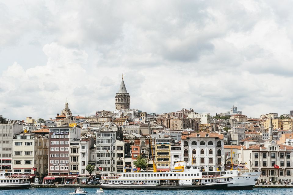 Istanbul: Bosphorus Cruise W/Audio Guide and Sunset Option - Iconic Landmarks Along the Bosphorus