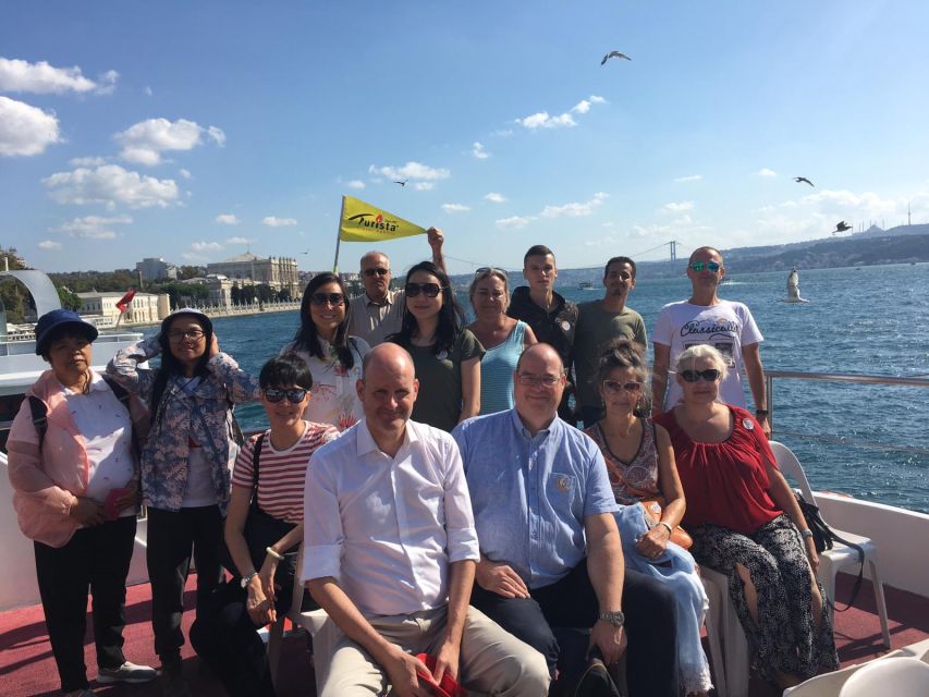 Istanbul: Bosphorus Sightseeing Boat Tour With Guide - Booking and Availability