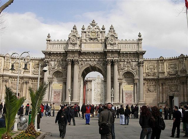 Istanbul: Dolmabahçe Palace and Üsküdar Guided Tour - Exclusions