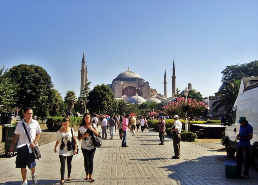 Istanbul Old City to Grand Bazaar Tour - Blue Mosque