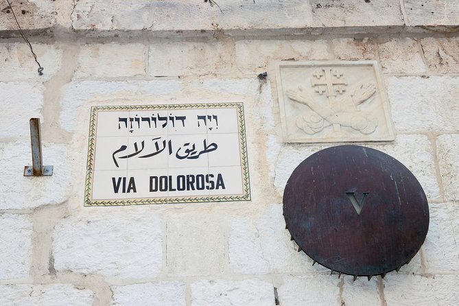 Jerusalem Half Day Tour: Holy Sepulchre and Western Wall - Site of the Crucifixion