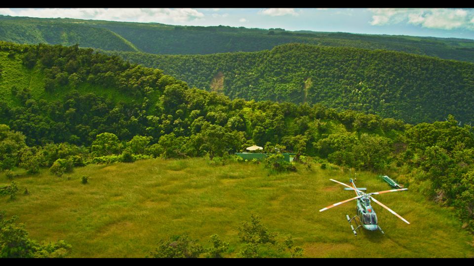 Kailua-Kona: Volcano and Kohala Landing Helicopter Tour - Highlights of the Tour