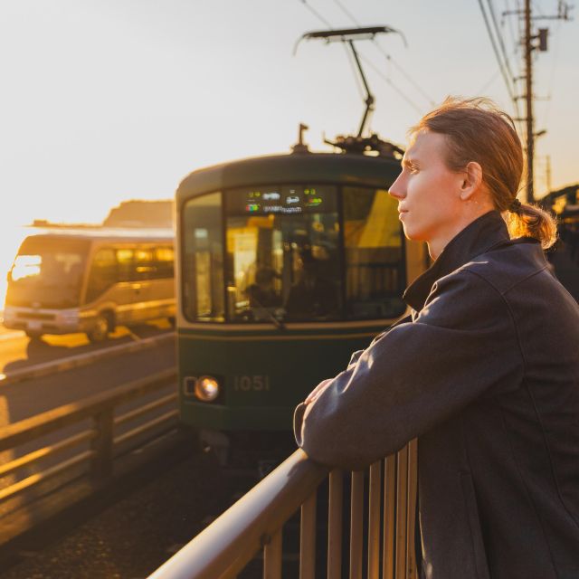 Kamakura Tour With Pro Photographer: Anime Train & Fuji View - Scenic Views