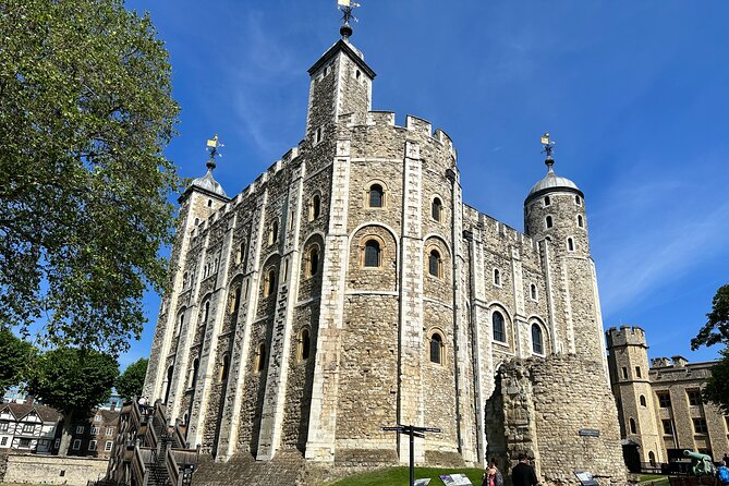 Kid-Friendly Private Tower of London Tour With Blue Badge Guide - Meeting and Pickup Details