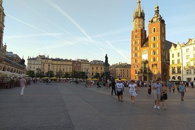 Krakow Old Town, Castle & Jewish Quarter Tour - Discovering Krakows Jewish Quarter