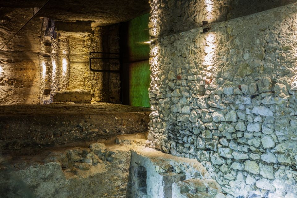 Krakow: Old Town Rynek Underground Entry and Guided Tour - Meeting Point